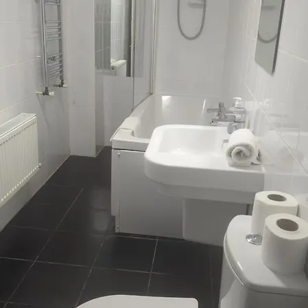 Xxy Three Bedroom Jesmond Apartment Gosforth  Buitenkant foto